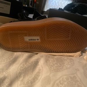 COPY - Selling ivy park adidas brand new never worn color is black/gummy Size 6